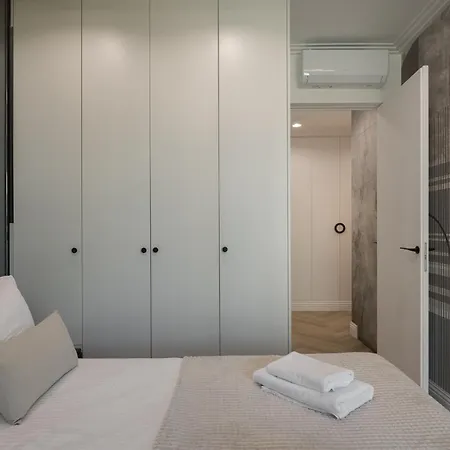 Apartamento Grzybowska Deluxe #56 By Bookinghost