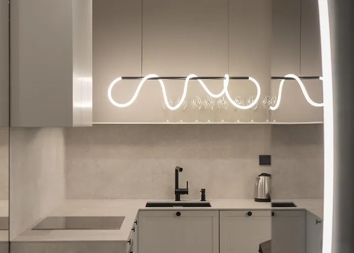 Grzybowska Deluxe #56 By Bookinghost * Warschau