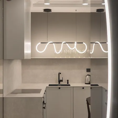 Grzybowska Deluxe #56 By Bookinghost * وارسو